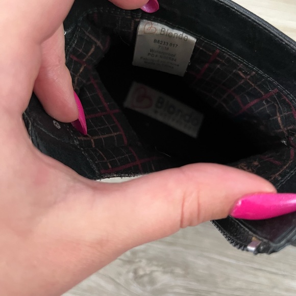 Black leather heeled booties - Picture 6 of 7